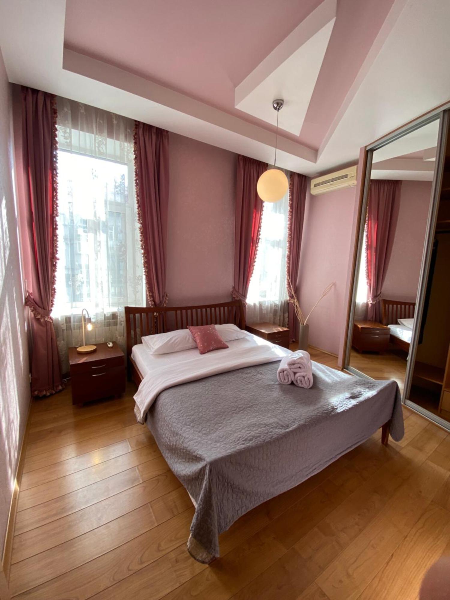 Inn Home Apartments In Kiev Center Eksteriør bilde