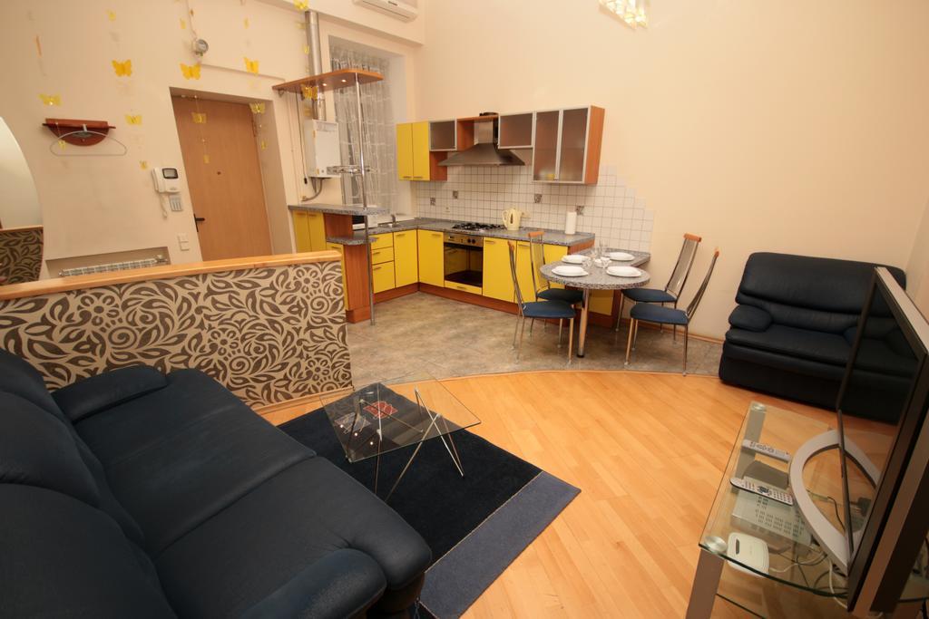 Inn Home Apartments In Kiev Center Eksteriør bilde